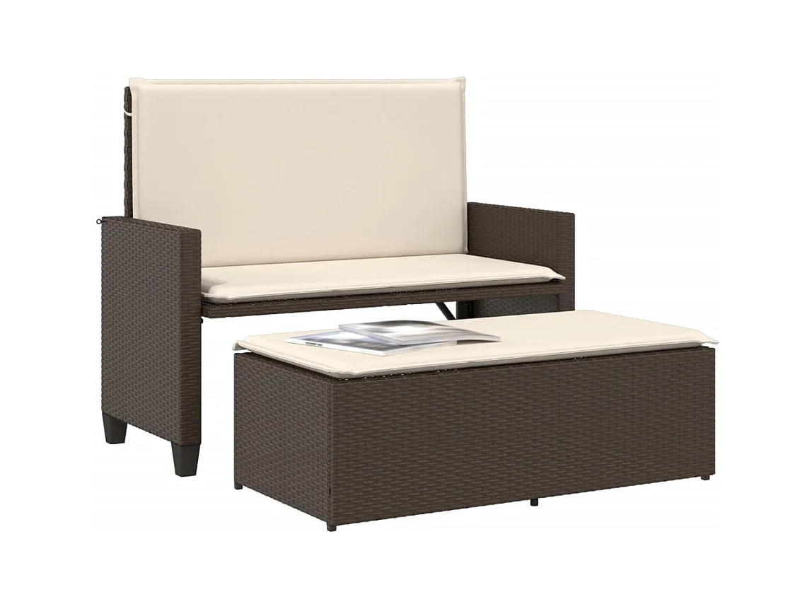 Banco de jardín con cojines y reposapiés en resina tejida marrón.