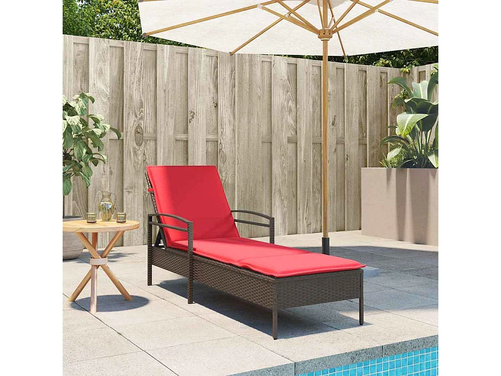 Chaise longue avec coussin marron 63x200x81 cm en poly rotin