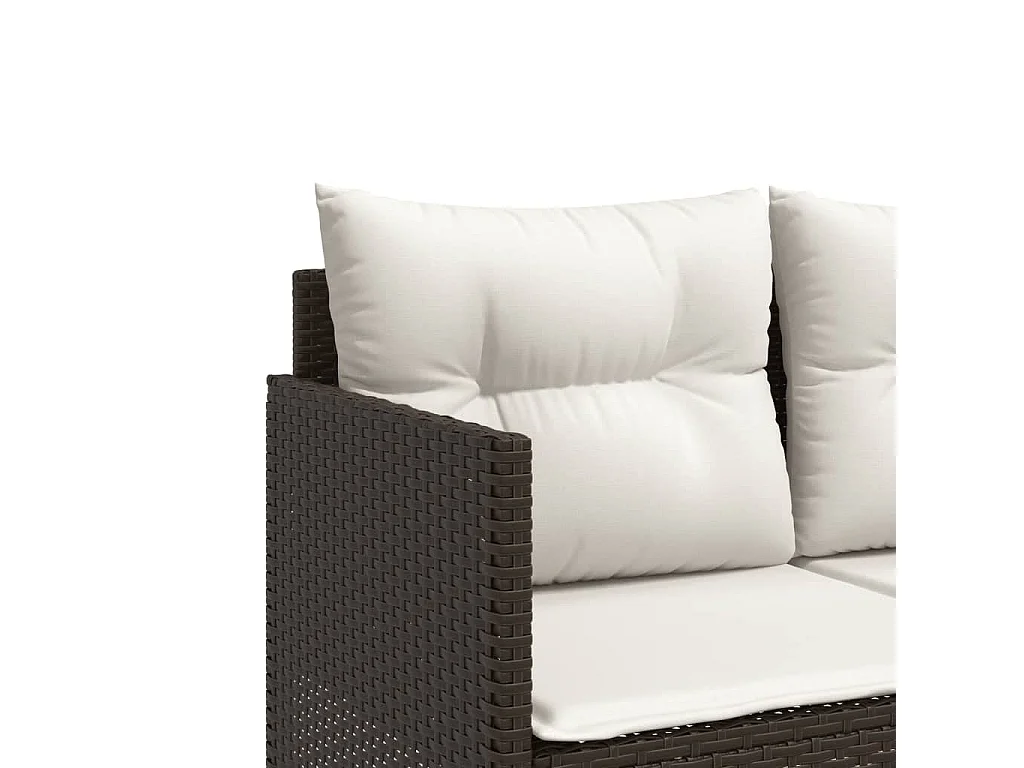 Chaise longue met bruine kunsthars rieten kussens