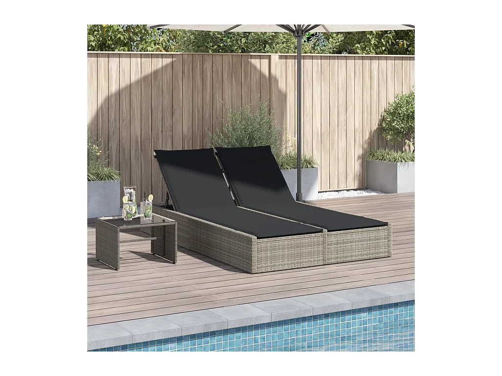 Chaise longue doble con cojines gris claro en resina trenzada