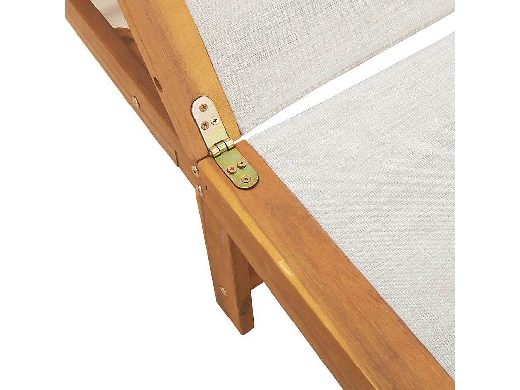 Chaise longue e tavolo grigi in legno massello di acacia e textilene