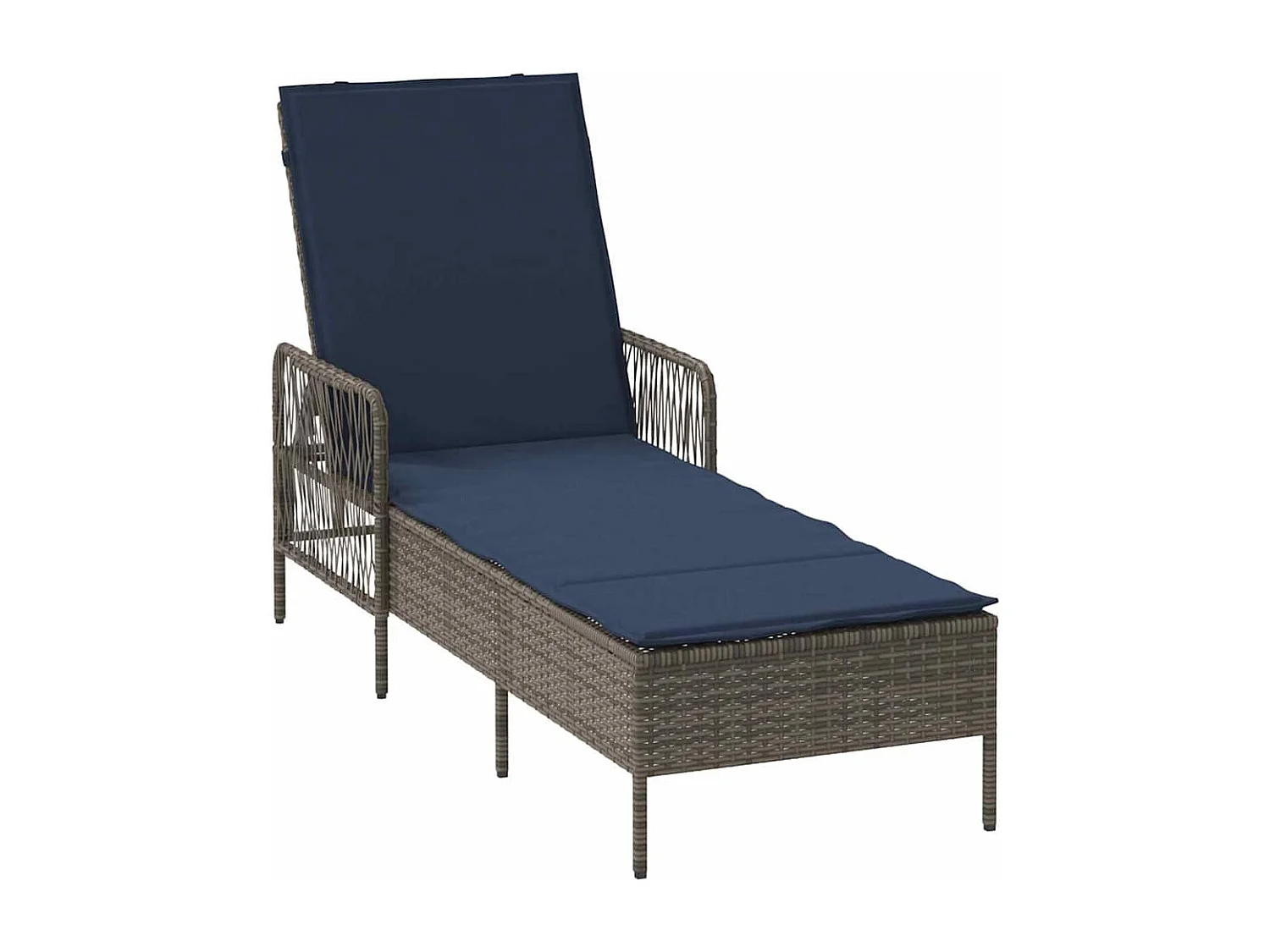 Chaise longue avec coussin en poly rotin gris.