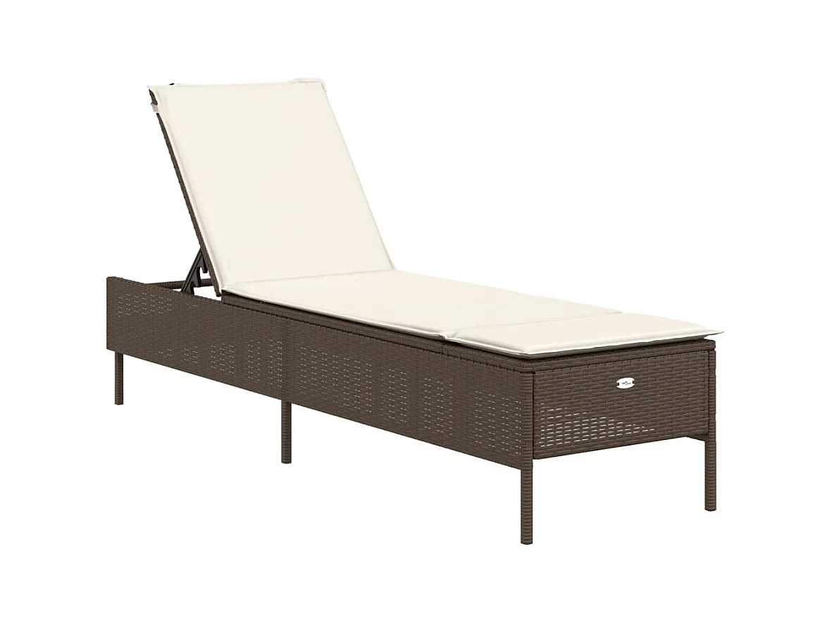 Chaise longue met bruin hars rieten kussen