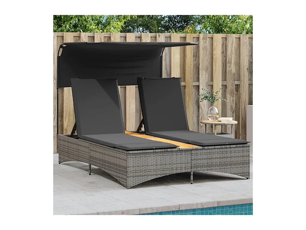 Dubbele chaise longue met zonnescherm en grijze kunsthars rieten kussens
