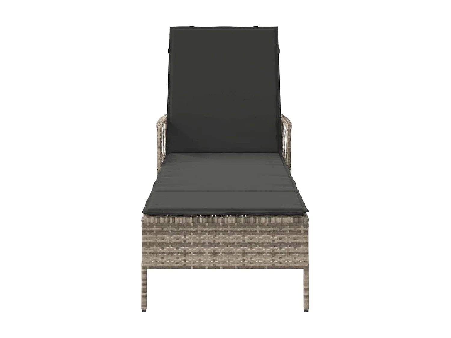Loungesessel mit grauem Polyrattankissen.