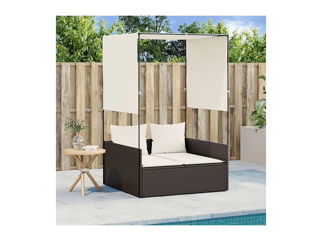 Dubbele chaise longue met dak en bruine geweven harsgordijnen