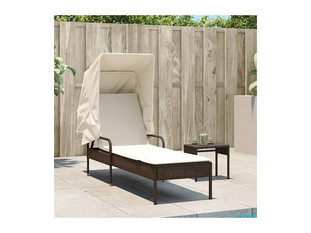 Bruine chaise longue van kunstharsriet met baldakijn