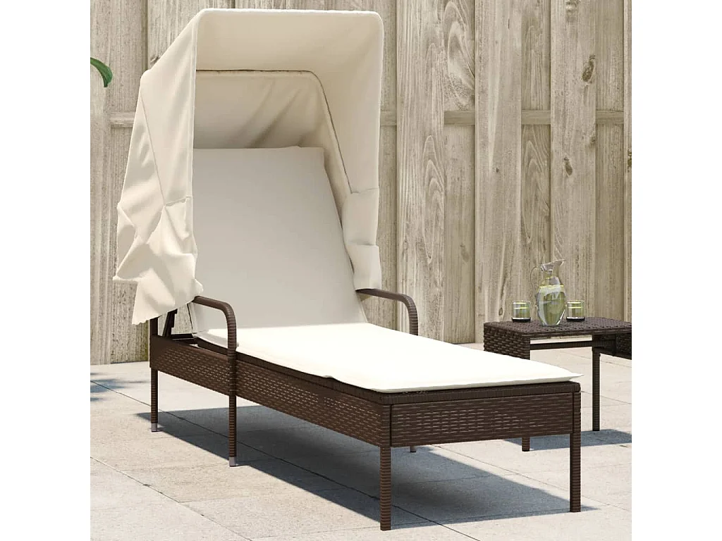 Chaise longue de mimbre de resina marrón con dosel