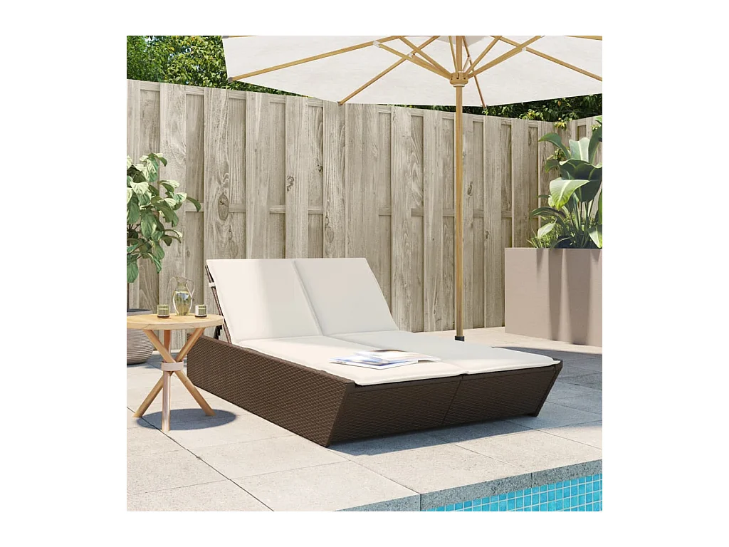 Dubbele chaise longue met bruine kunsthars rieten kussens