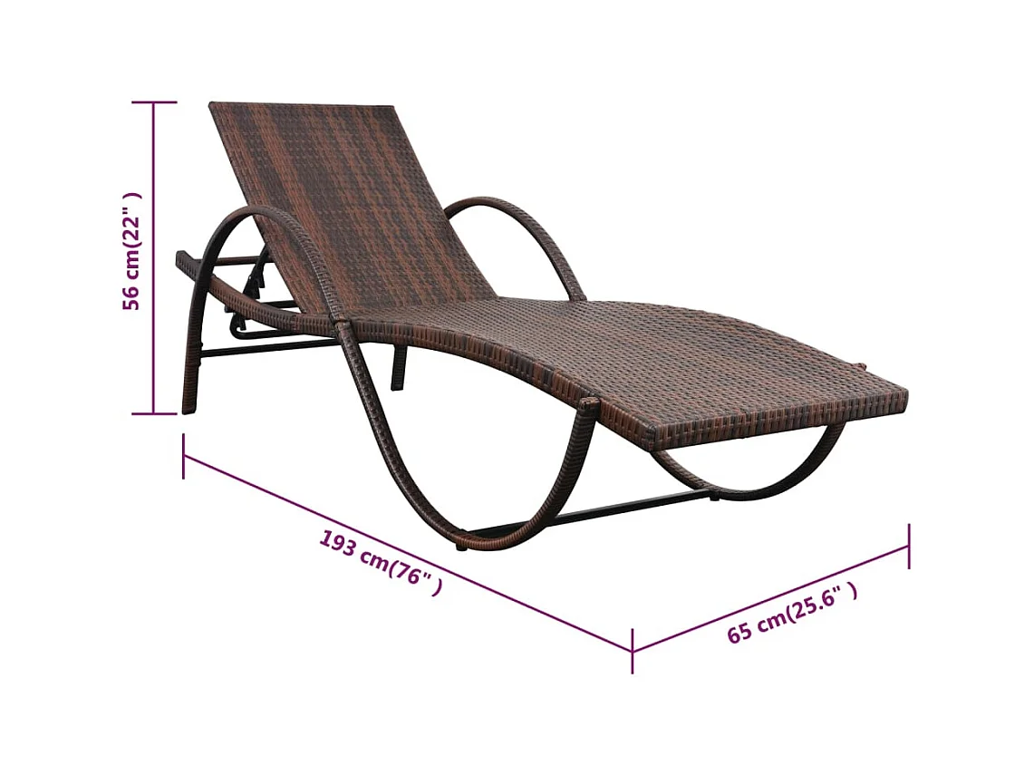 Chaise longue in resina intrecciata marrone con cuscino e tavolo