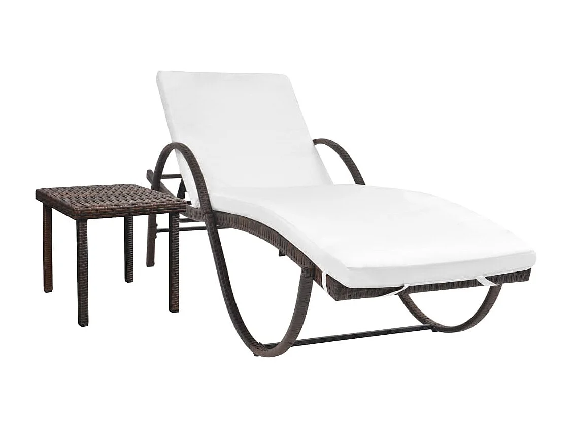 Chaise longue in resina intrecciata marrone con cuscino e tavolo