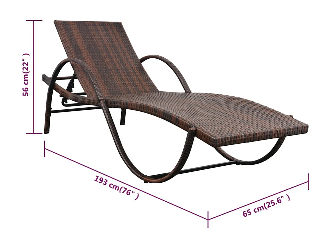 Chaise longue in resina intrecciata marrone con cuscino e tavolo