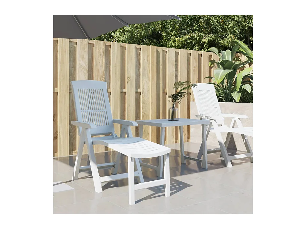 Sillón de plástico blanco