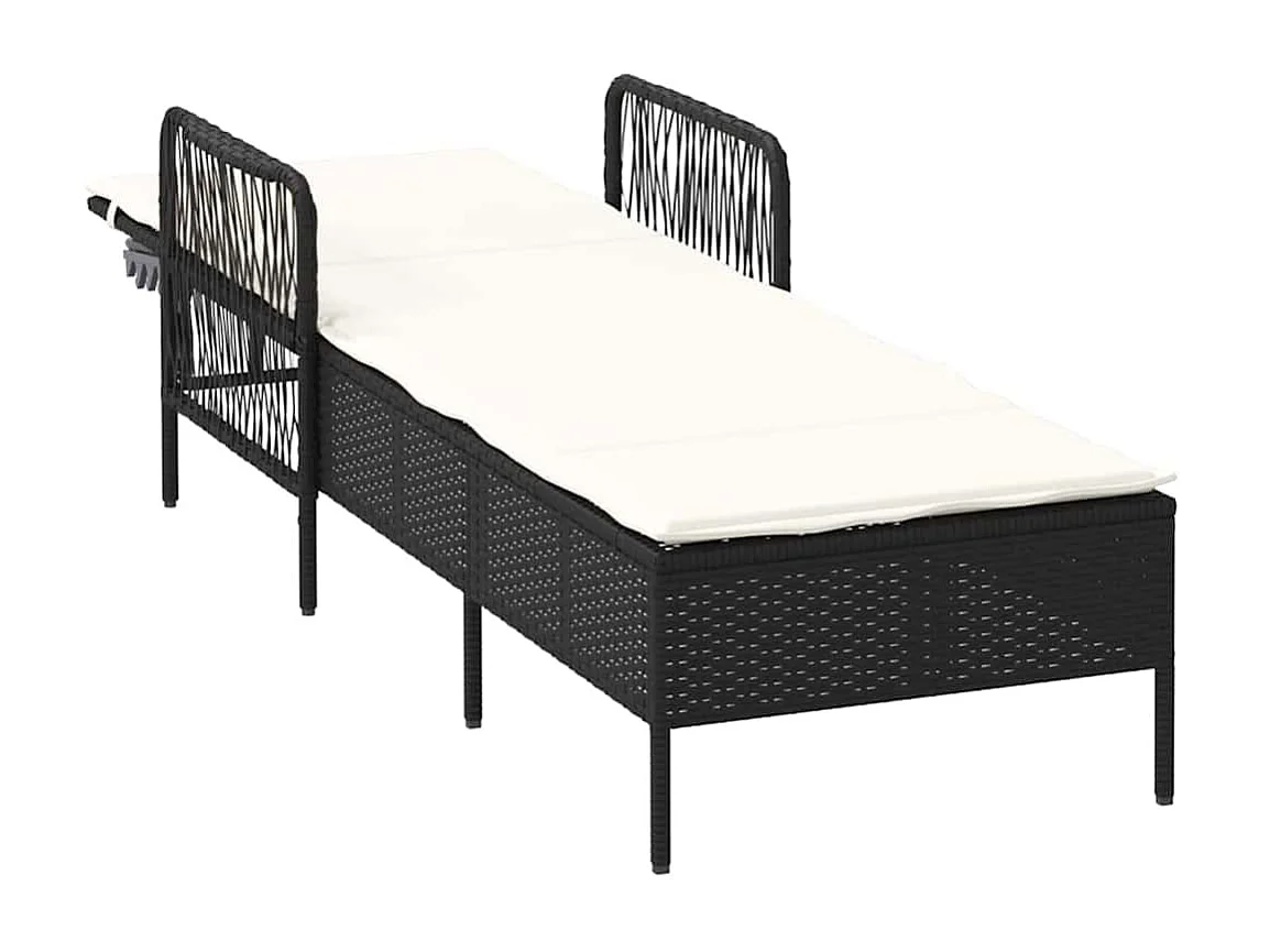 Sedia a sdraio con cuscino in polyrattan nero.