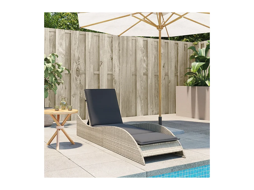 Chaise longue met lichtgrijs kussen 60x205x73 cm polyrotan