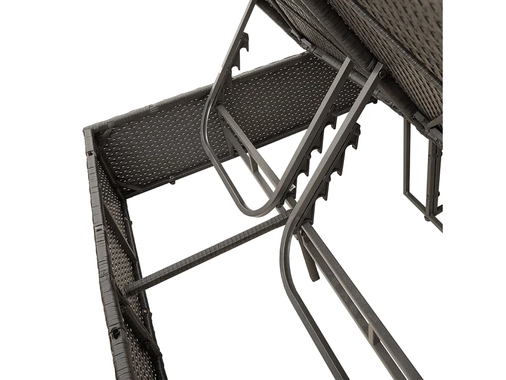 Chaise longue doppia con cuscini e ombrellone in resina intrecciata nera