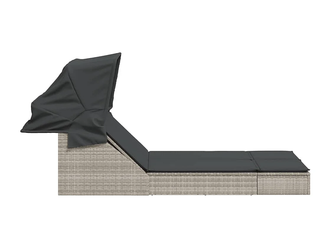 Doppel-Chaiselongue mit Baldachin und hellgrauen Rattankissen