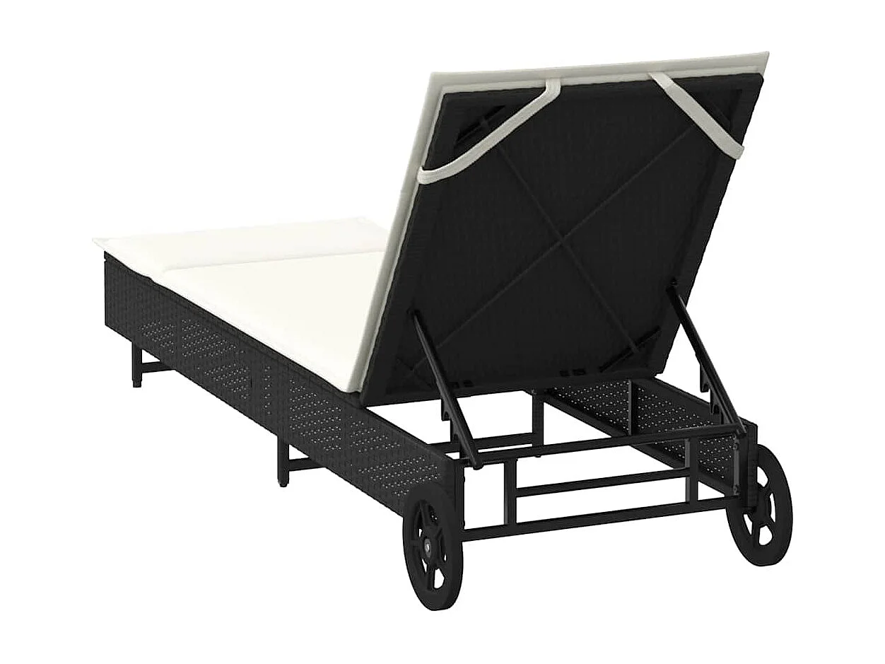 Chaise longue met wielen en zwart geweven harskussen