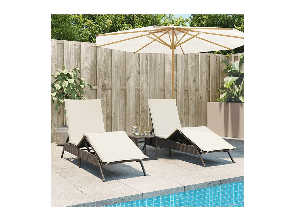 Set van 2 ligstoelen met bruine kunsthars rieten tafel