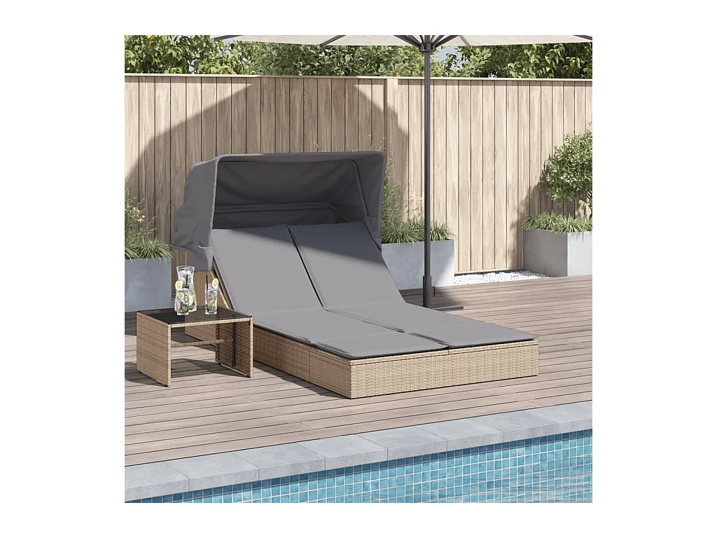 Doppel-Chaiselongue mit Baldachin und beigen Polyrattan-Kissen