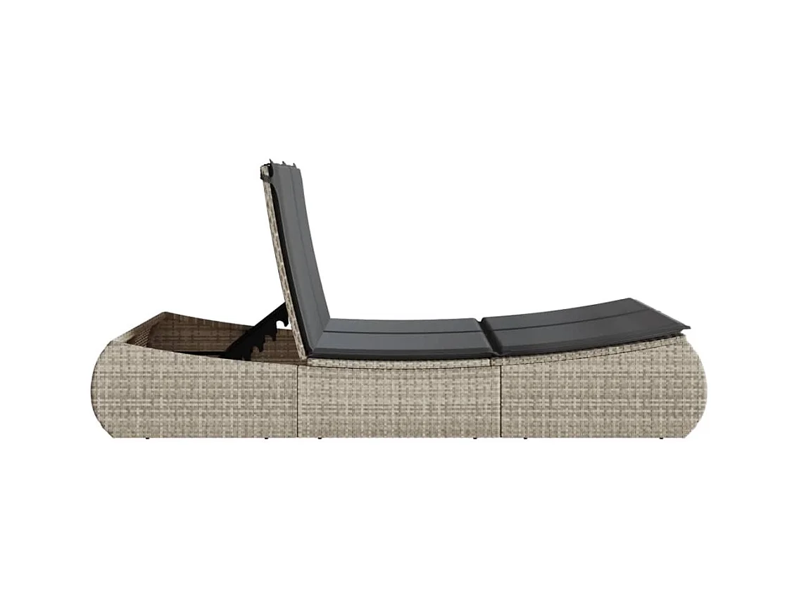 Dubbele chaise longue met lichtgrijze kussens van geweven hars