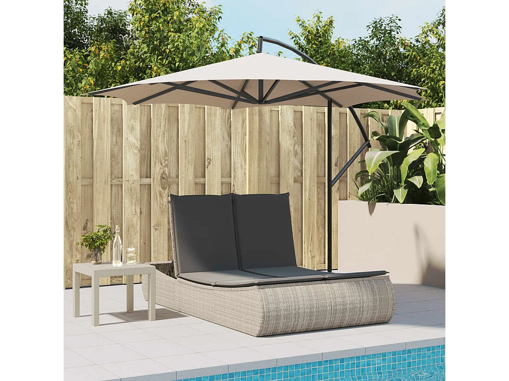 Chaise longue doble con cojines gris claro en resina trenzada