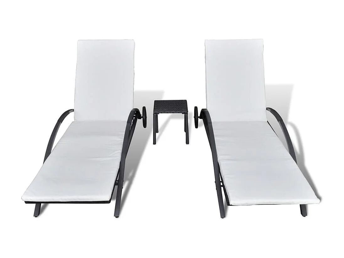 Sillones de resina tejida negra con mesa