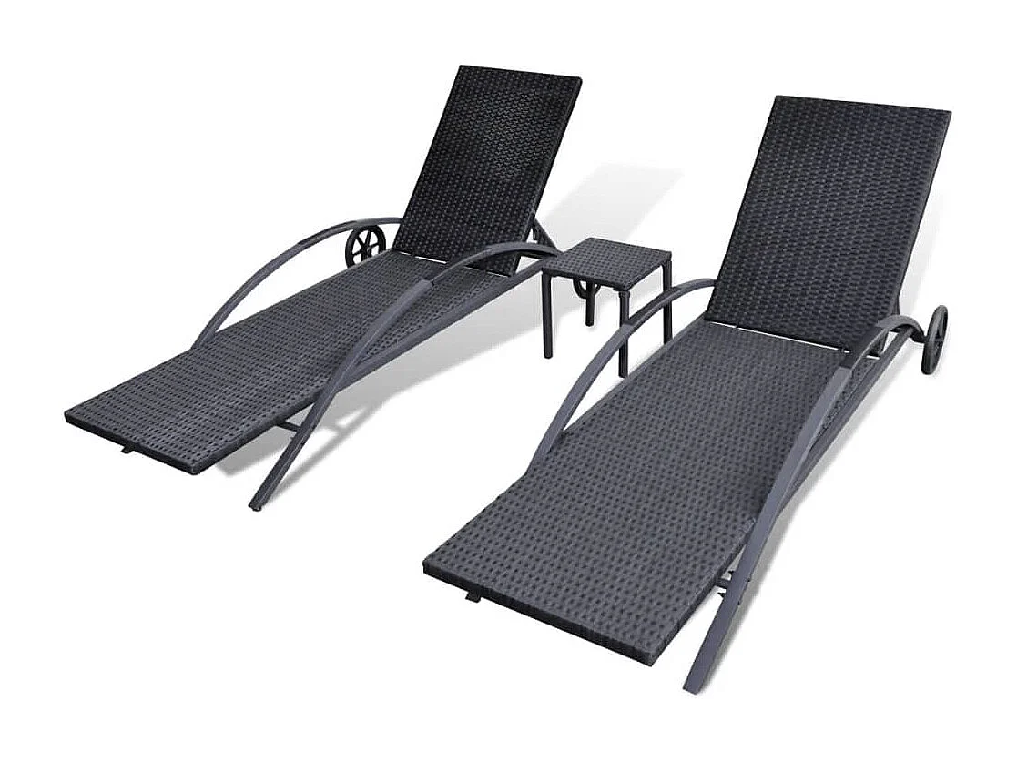 Sillones de resina tejida negra con mesa