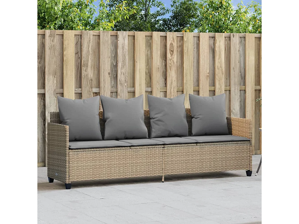 Chaise longue con cuscini in vimini di resina beige