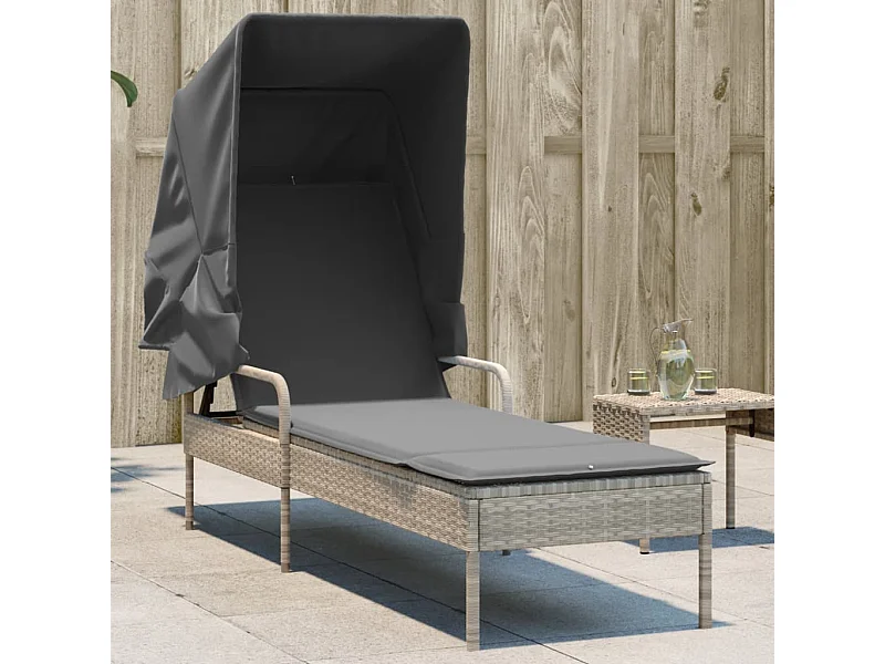 Chaise longue met lichtgrijze luifel in geweven hars