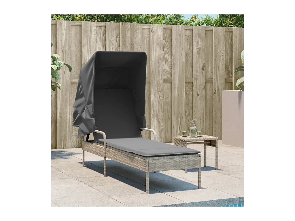 Chaise longue met lichtgrijze luifel in geweven hars