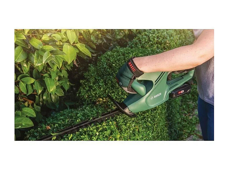 Taille-haies sans fil BOSCH - 18V EasyHedgeCut 18-45 - 2x2,0Ah