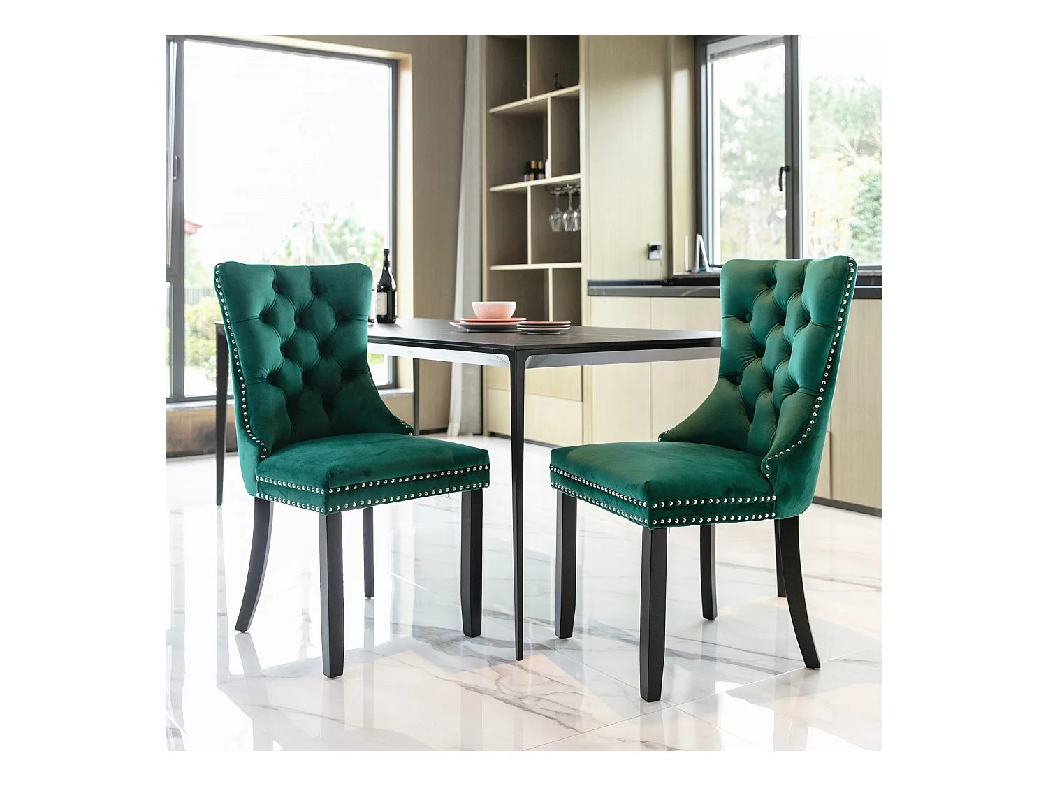 Lot de 2 chaises de salle à manger - Chaises avec dossier rembourré, pieds en bois et garniture cloutée - velours vert