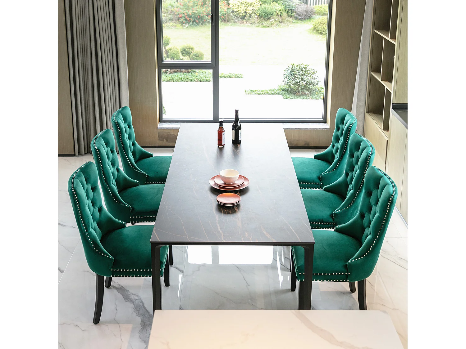 Set di 2 sedie da pranzo - Sedie con schienale imbottito, gambe in legno e finiture con borchie - velluto verde