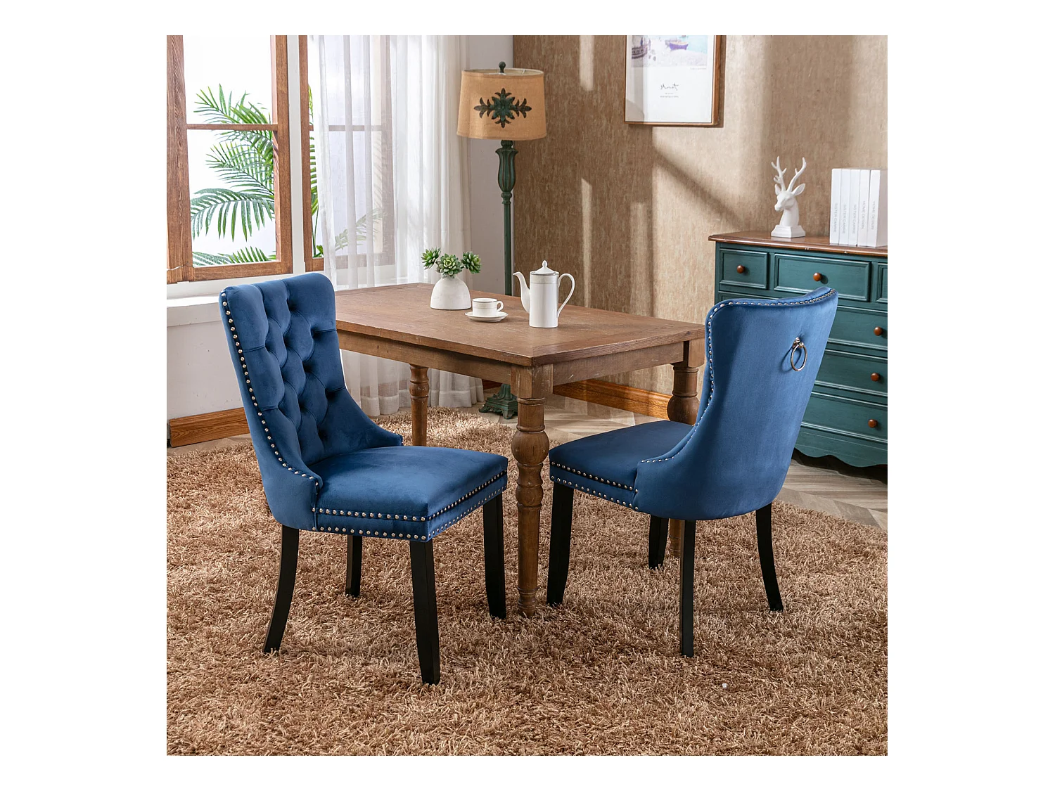 Lot de 2 chaises de salle à manger - Chaises avec dossier rembourré, pieds en bois et garniture cloutée - velours bleu