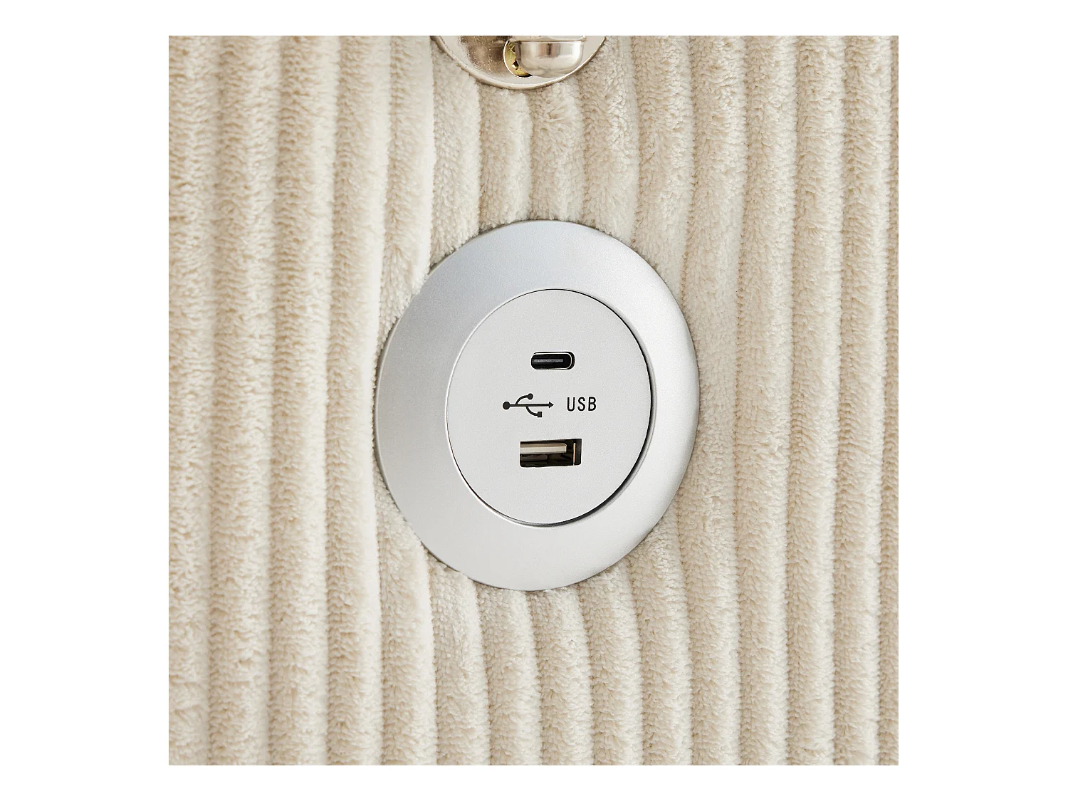 Canapé d'angle en L - 3 places - Avec repose-pieds + porte-gobelet - Chargeur USB - 2 coussins - Beige