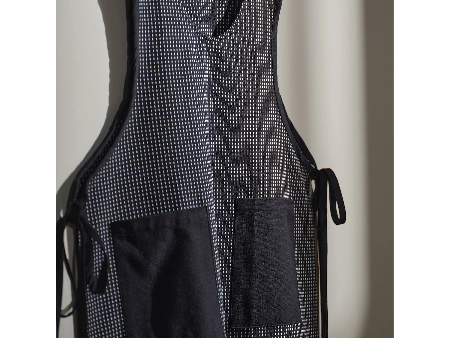 Schürze Monos Mittelschwarz 62.5x98cm