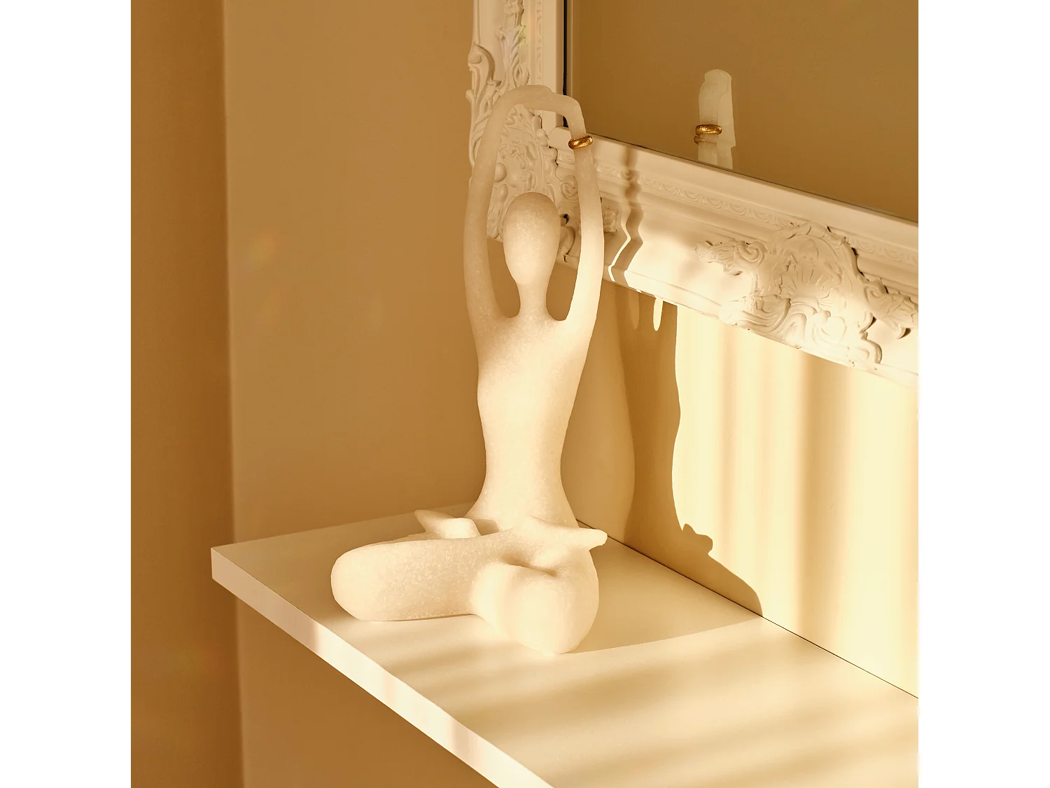 Figurine Yoginis Blanc Moyen 26.5 cm