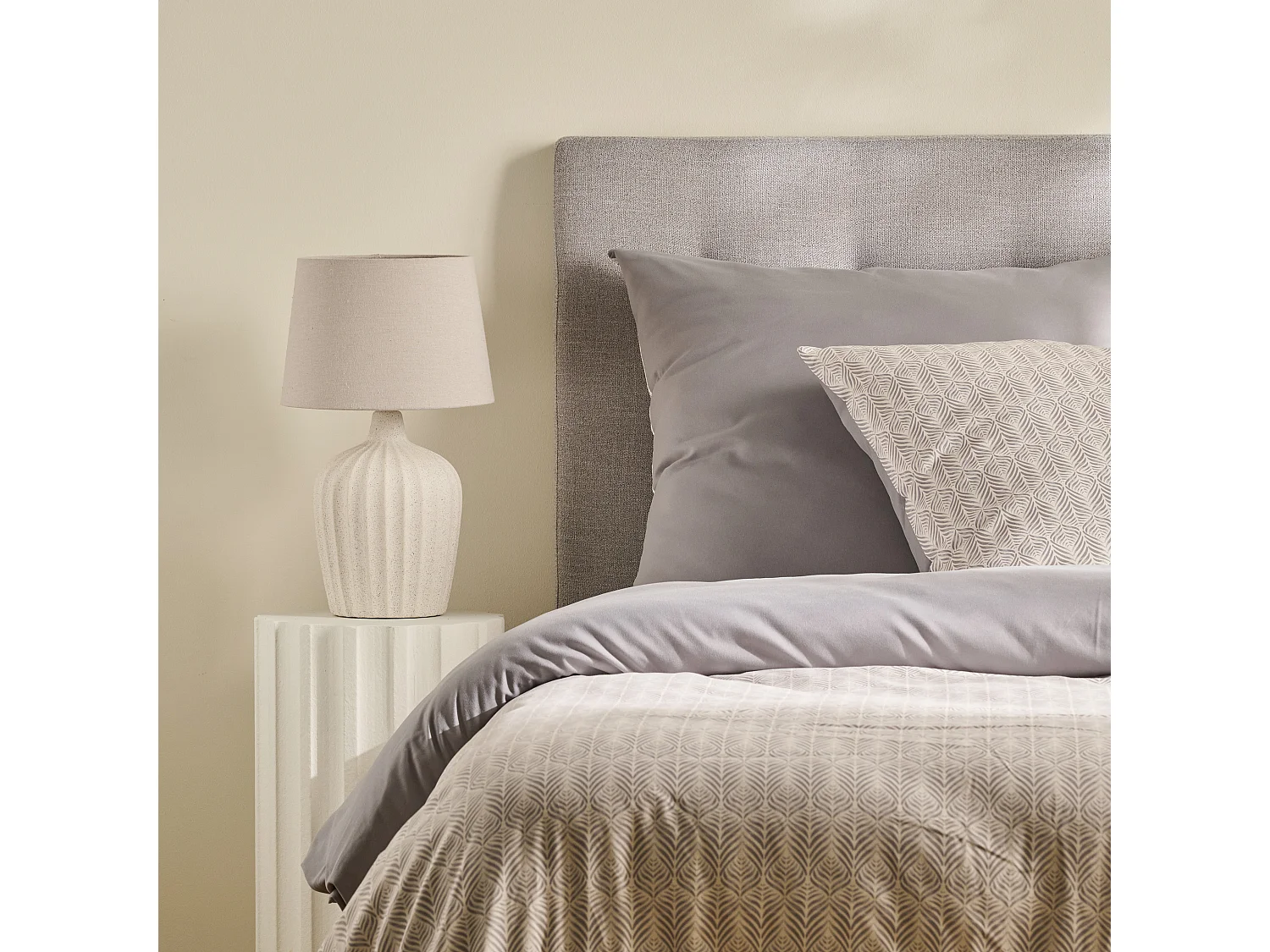 Parure de lit Ariess gris moyen microfibre 200x220