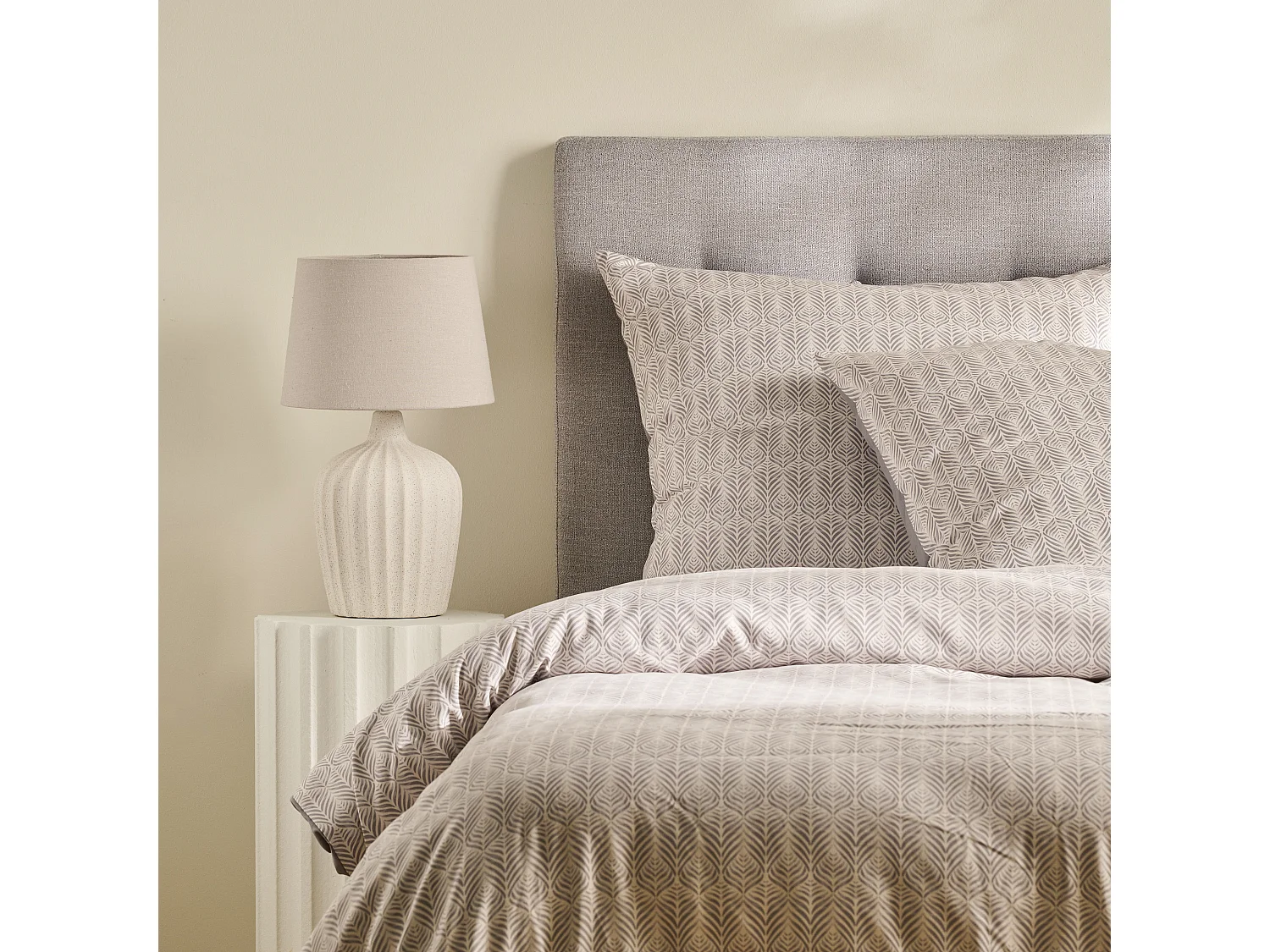 Parure de lit Ariess gris moyen microfibre 200x220