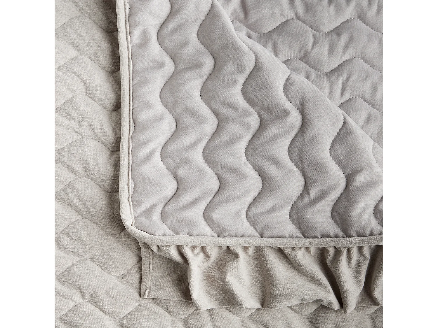 Tagesdecke Marita mittelgrau 200x220