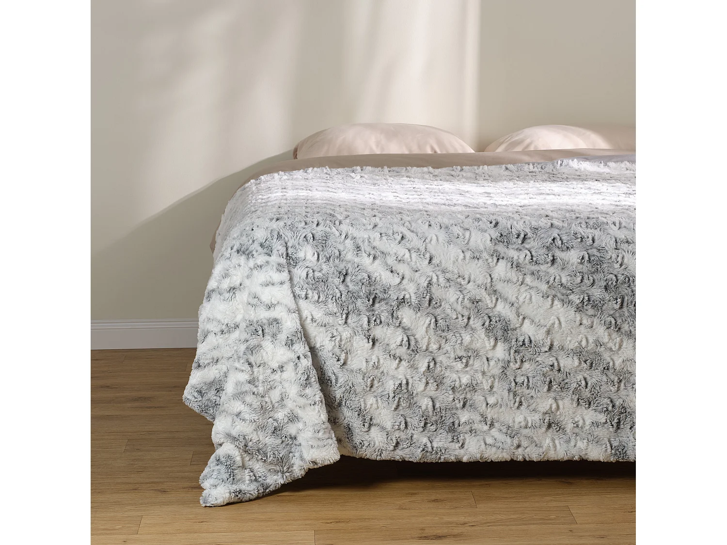 Tagesdecke Ufica mittelgrau 180 x 220