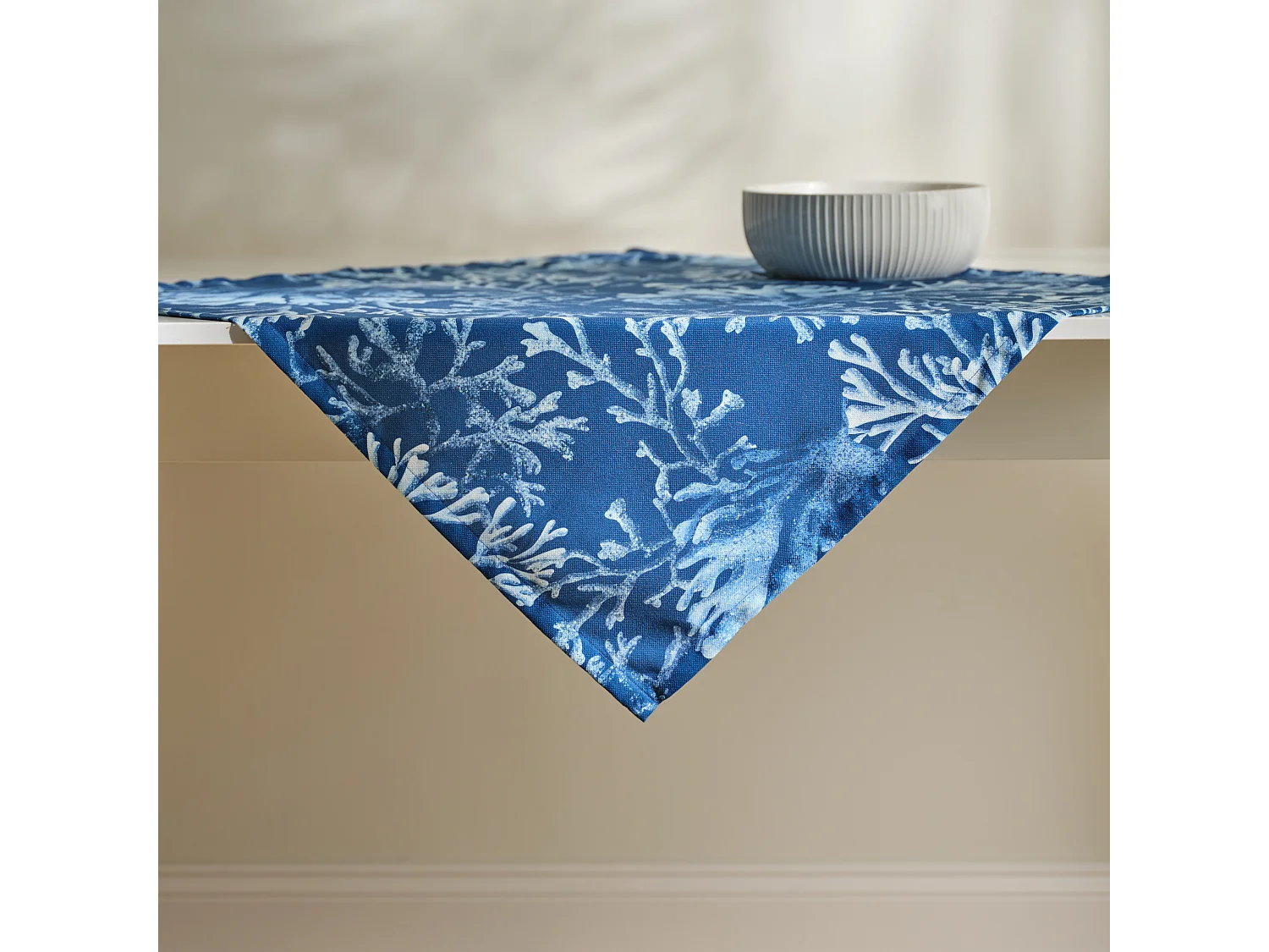 Serviette Imprimée Marinis bleu foncé 80 x 80