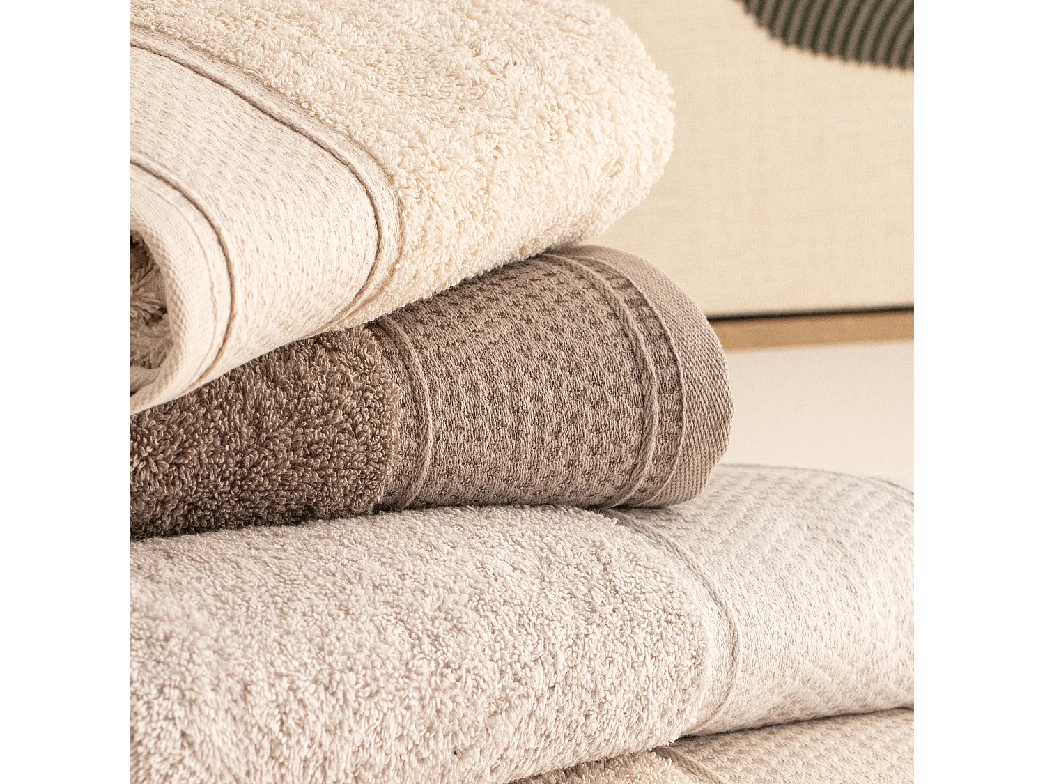 Serviette en coton égyptien Destello brun foncé 70 x 130