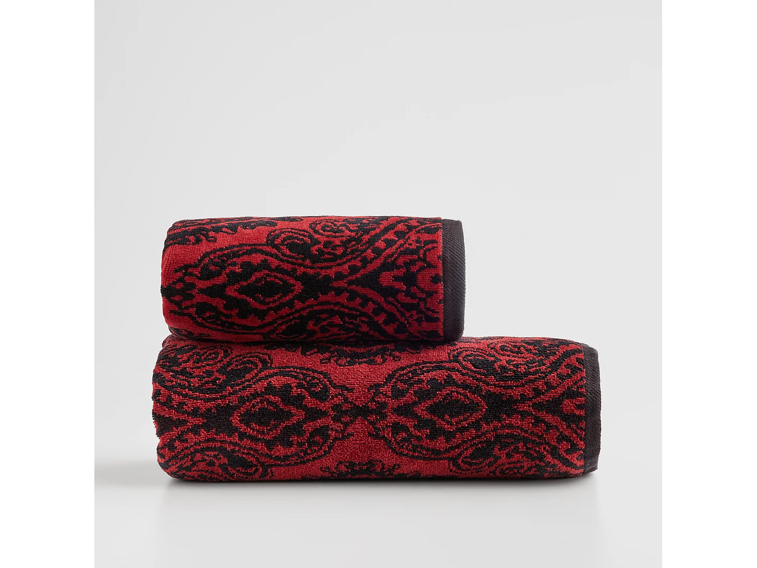 Serviette en jacquard Beskar rouge foncé 70 x 130