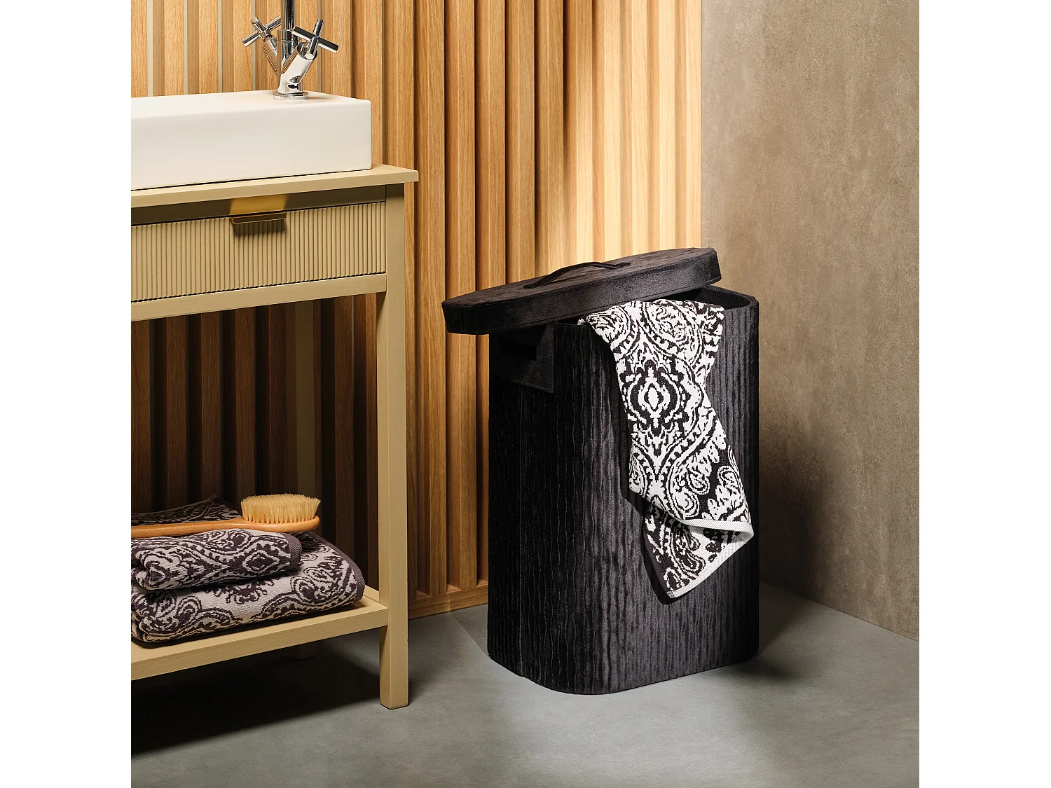 Serviette en jacquard Beskar noir moyen 70 x 130