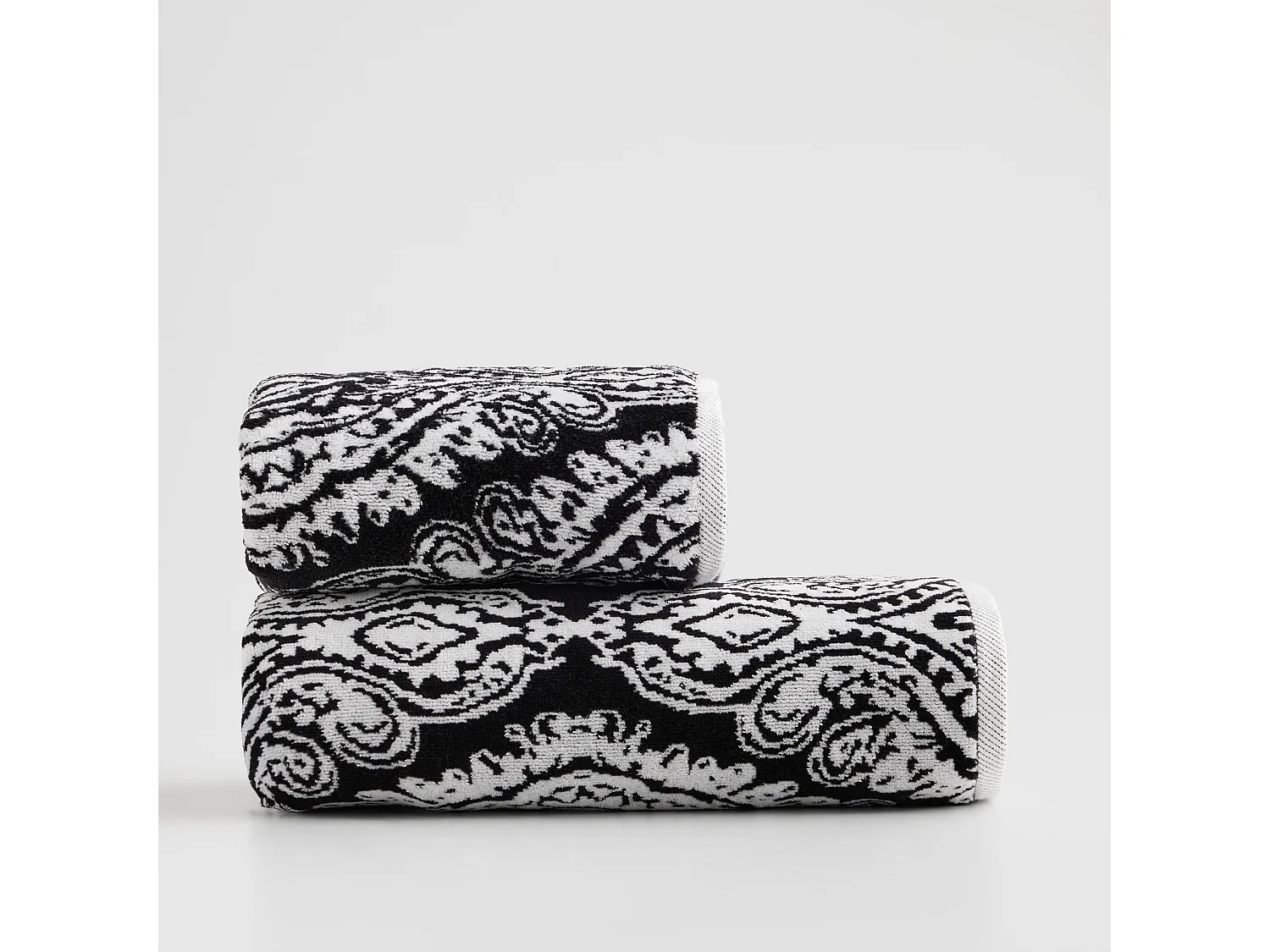 Serviette en jacquard Beskar noir moyen 70 x 130