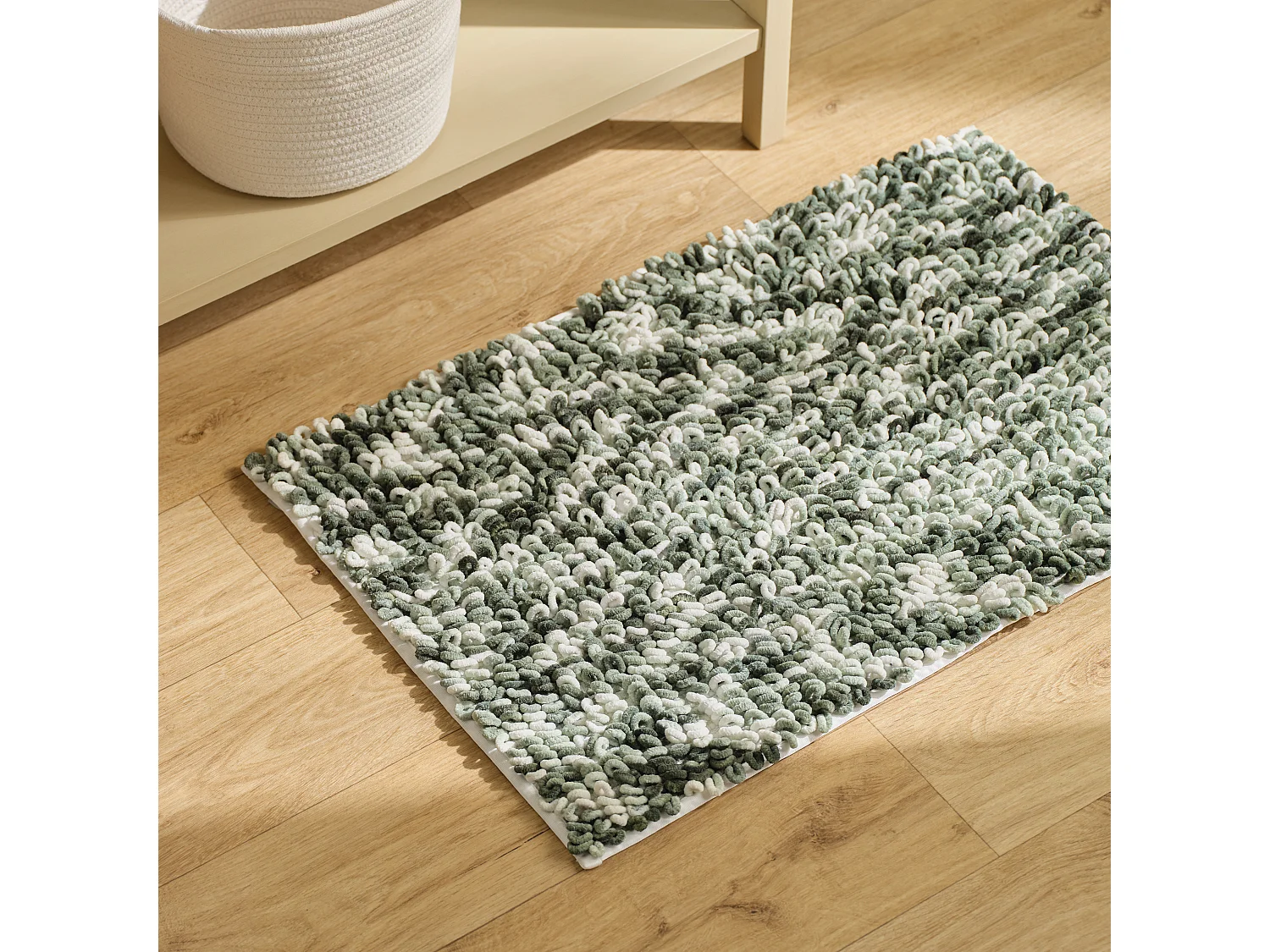 Teppich Loopso mittelgrün 50x80