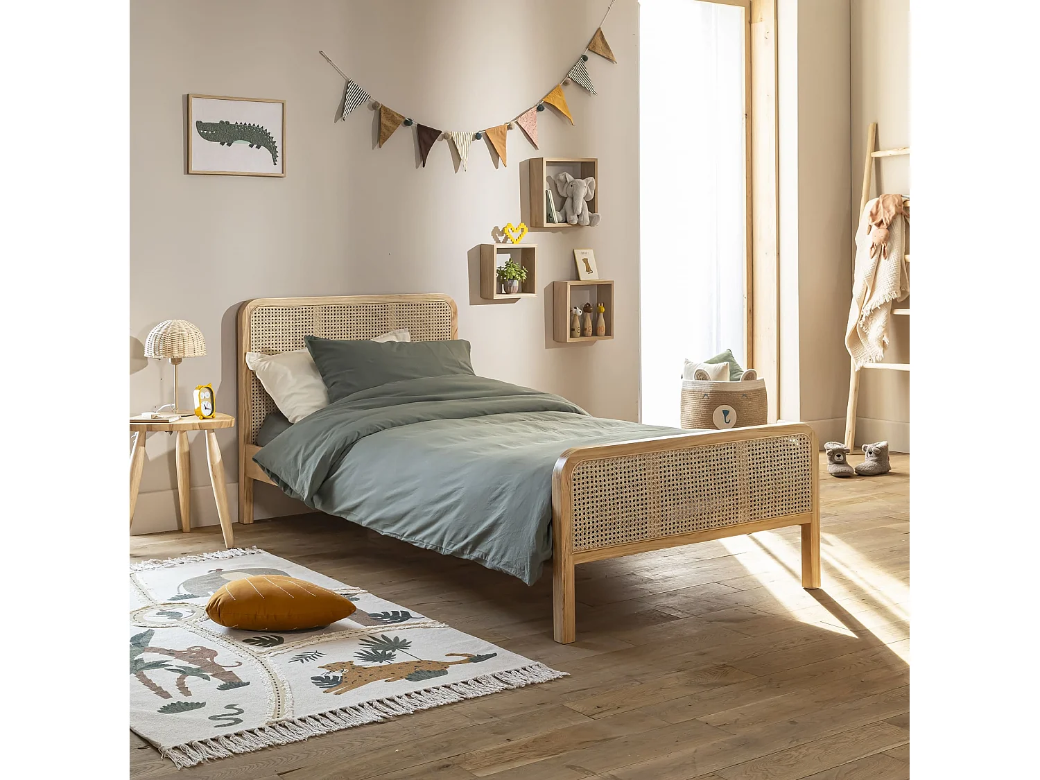 Chambre lit cannage enfant et chevet bois naturel ANNA 90x200 - ANNA