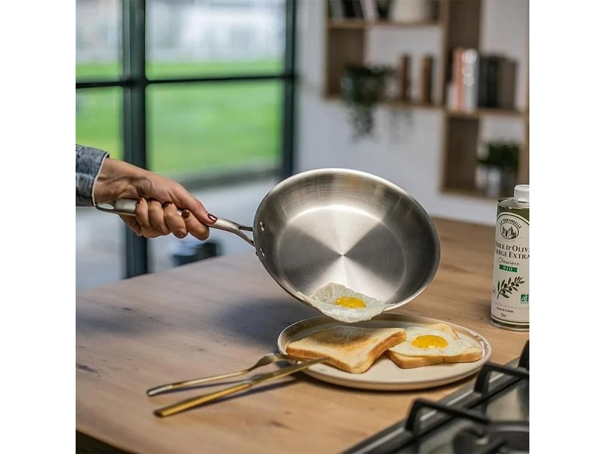 Brigade - Poele en acier inoxydable 20 cm - LIVOO - MEP157 - Acier inoxydable Triply - Tous feux dont induction - Made in France